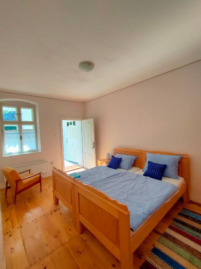 Bed and Breakfast Ethno&Coffee House Tulip Glozan Екстер'єр фото
