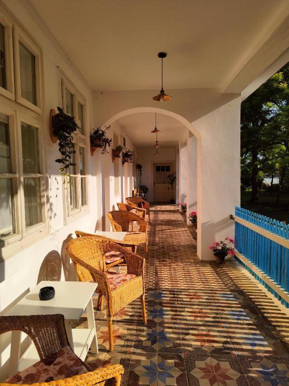 Bed and Breakfast Ethno&Coffee House Tulip Glozan Екстер'єр фото