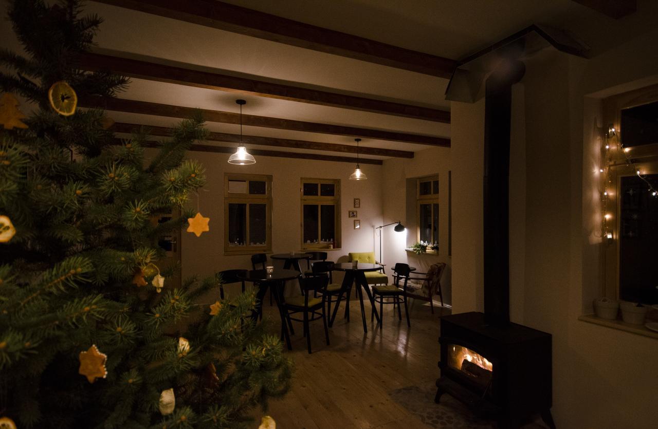 Bed and Breakfast Ethno&Coffee House Tulip Glozan Екстер'єр фото